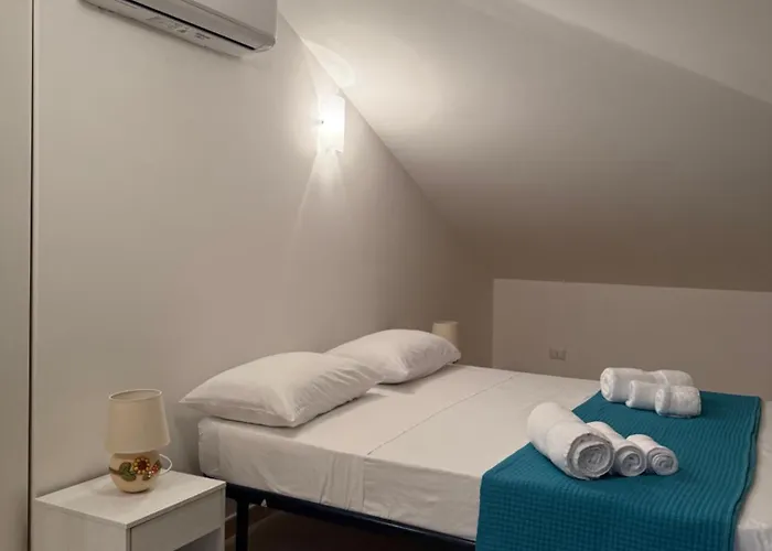 Alofera And Sialuna House