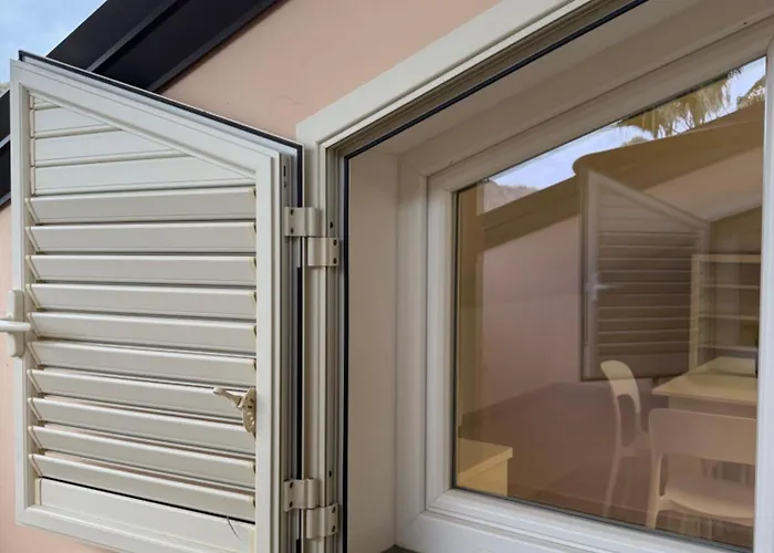 Alofera And Sialuna House