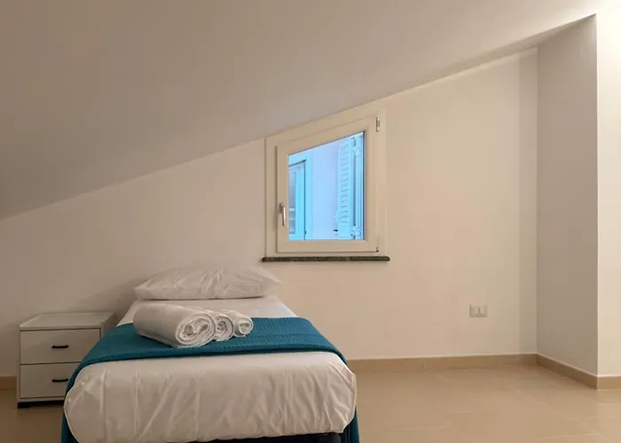 Alofera And Sialuna House